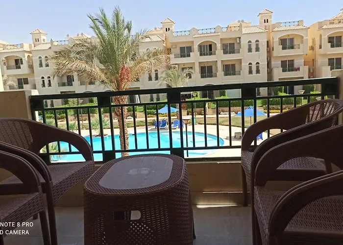Alpesi faház قريه لاسرينا بالم بيتش بالعين السخنه Ajn-Szuhna